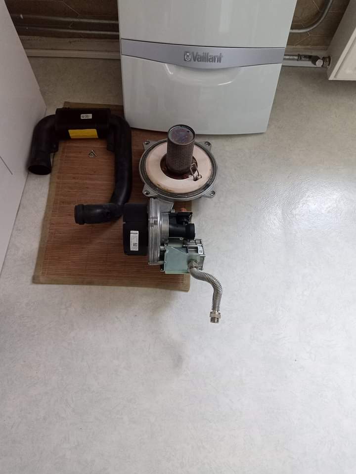 SB.sanitaire et chauffage. — Foto’s 8